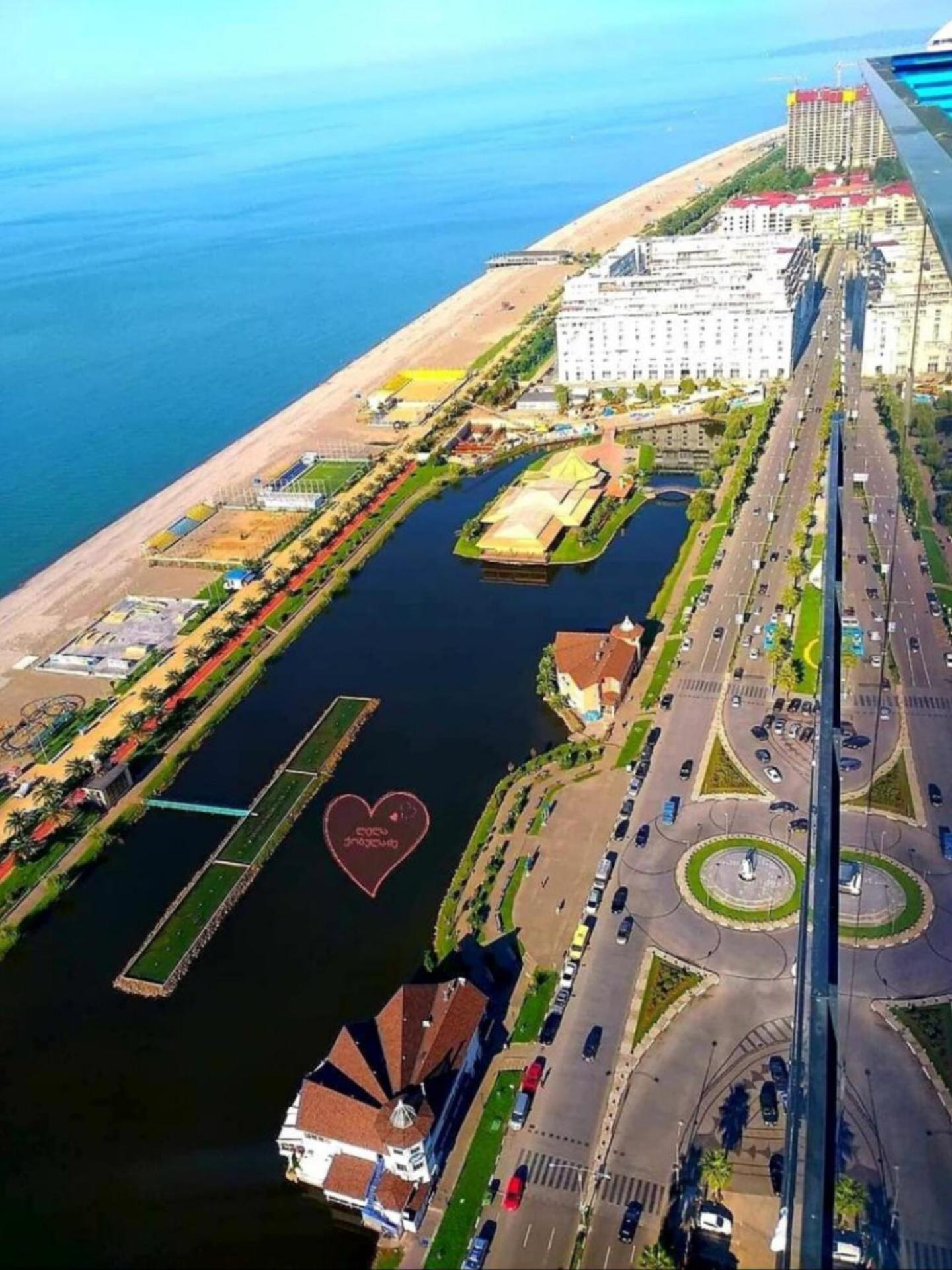 Delux Sea View Aparthotel In Orbi City Батуми Экстерьер фото