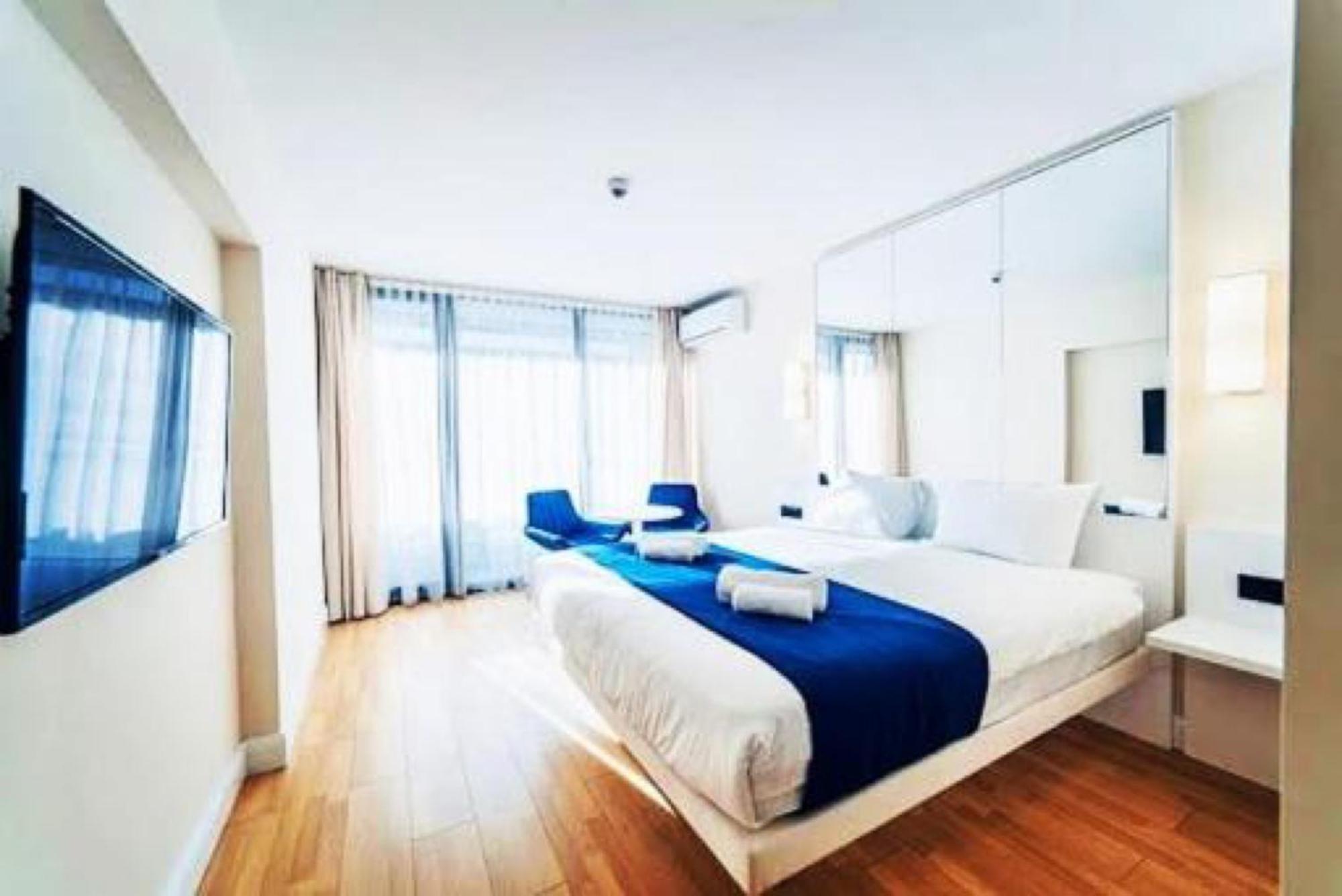 Delux Sea View Aparthotel In Orbi City Батуми Экстерьер фото