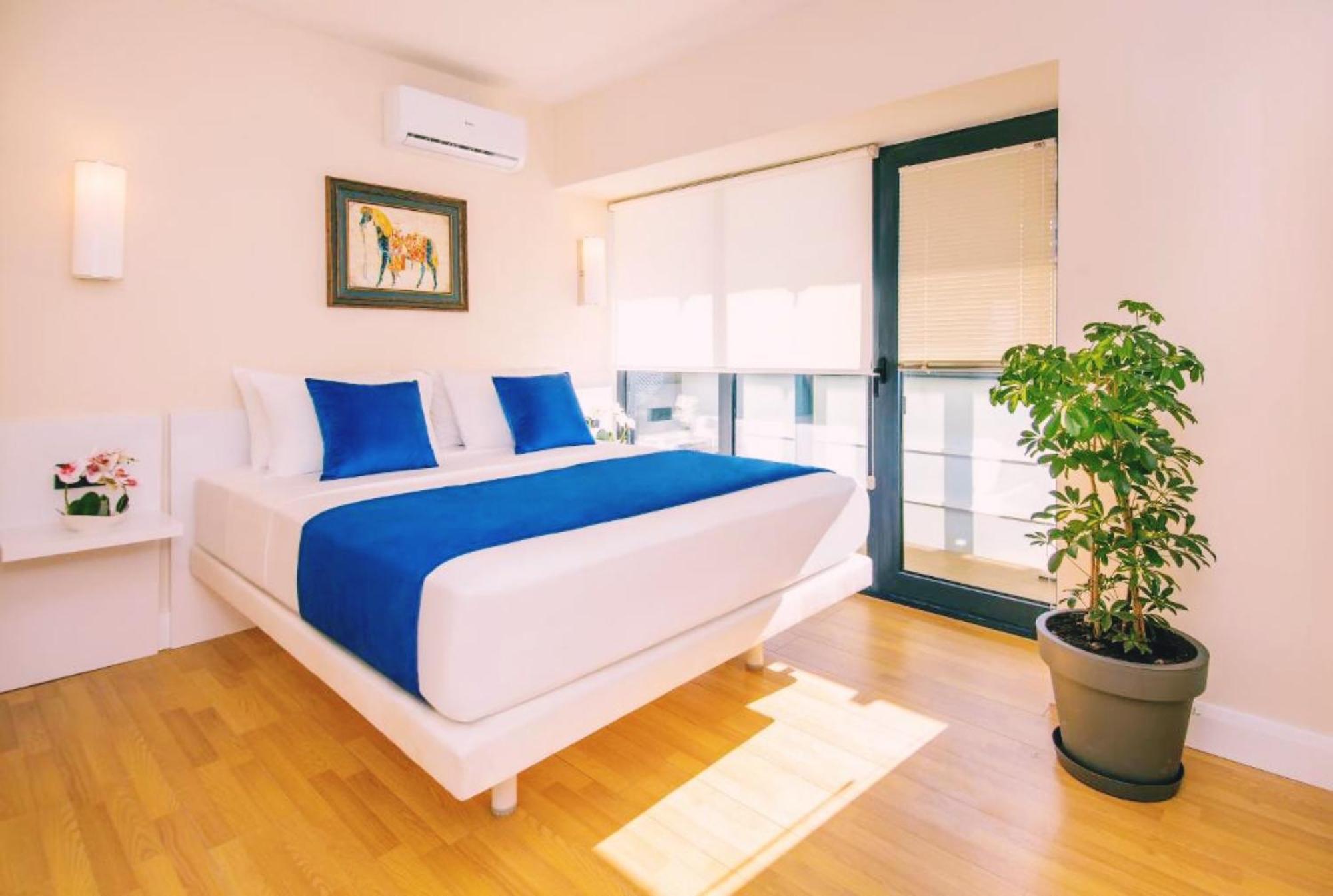 Delux Sea View Aparthotel In Orbi City Батуми Экстерьер фото