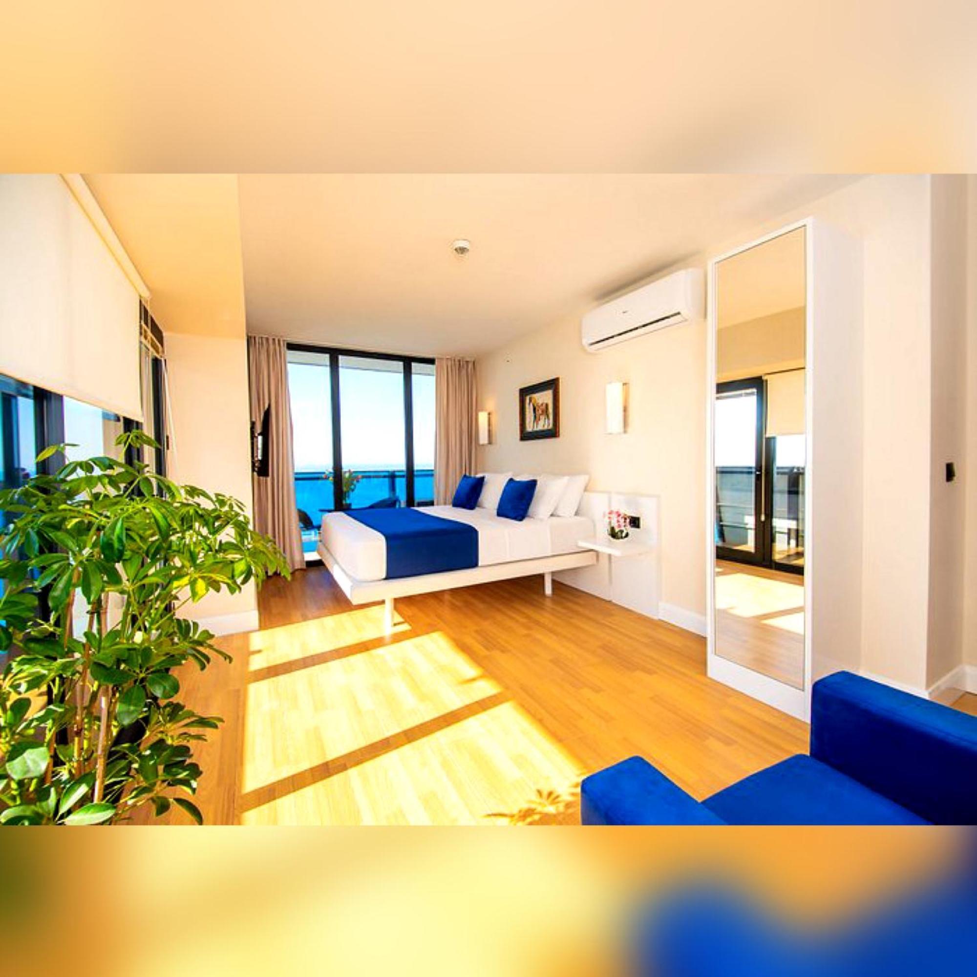Delux Sea View Aparthotel In Orbi City Батуми Экстерьер фото