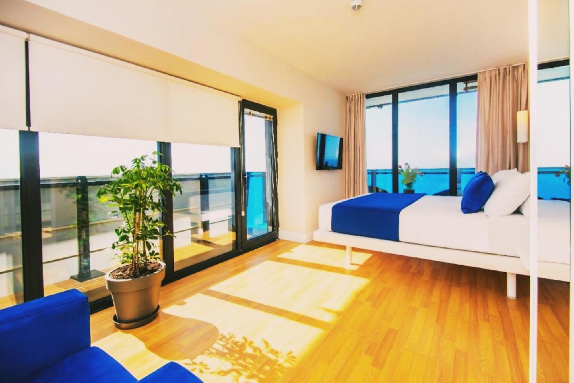 Delux Sea View Aparthotel In Orbi City Батуми Экстерьер фото