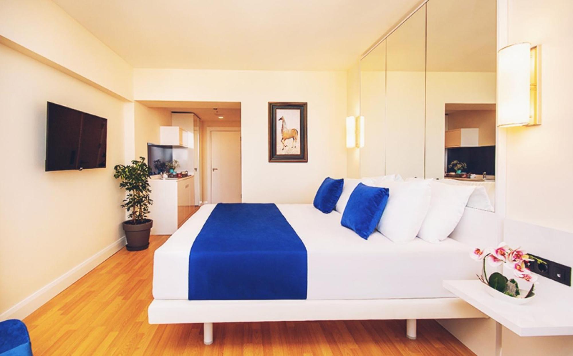 Delux Sea View Aparthotel In Orbi City Батуми Экстерьер фото