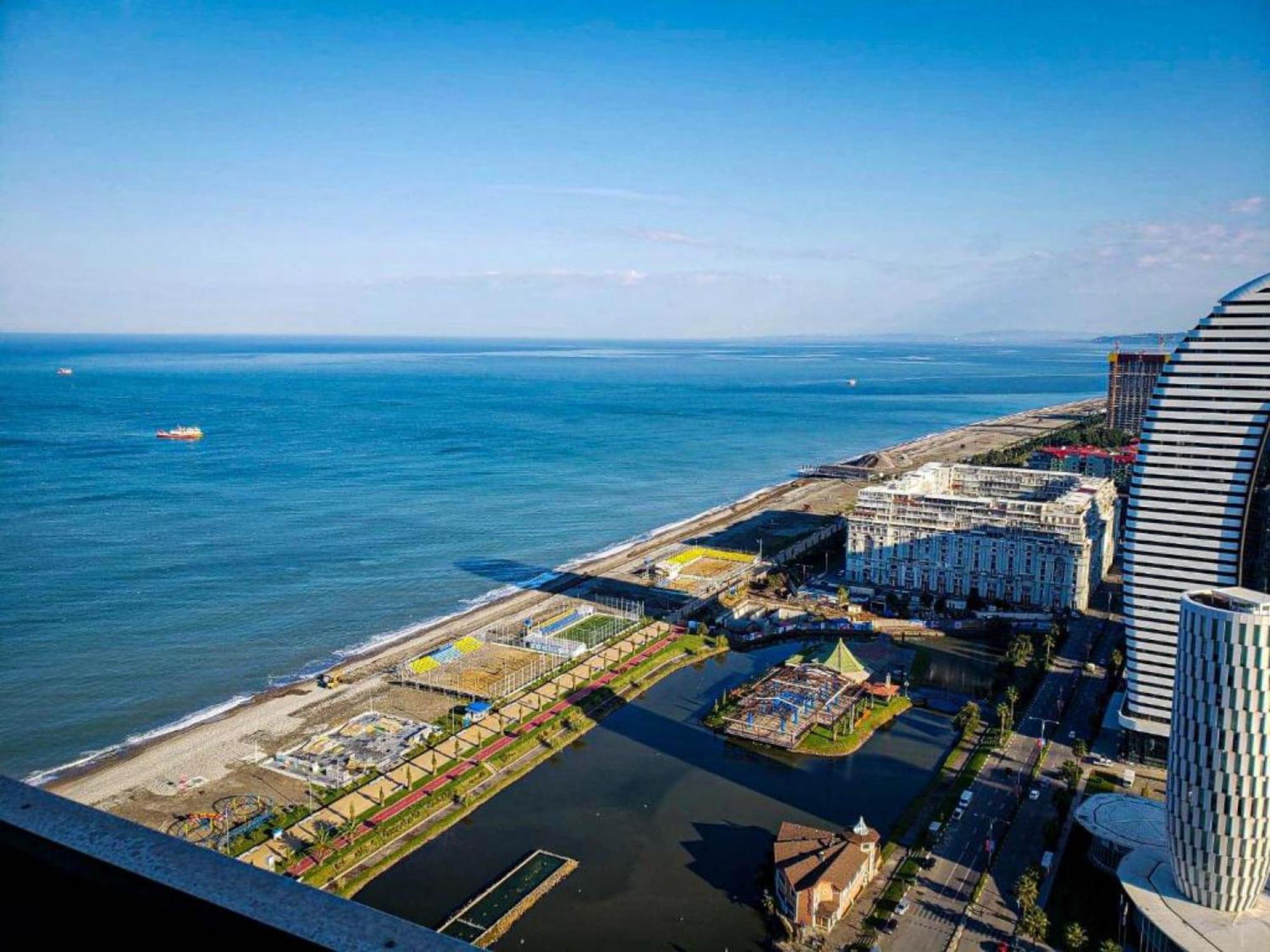 Delux Sea View Aparthotel In Orbi City Батуми Экстерьер фото