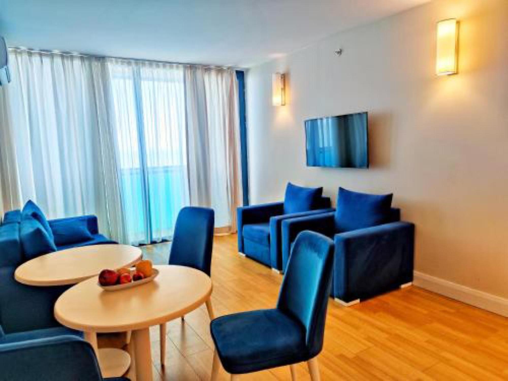 Delux Sea View Aparthotel In Orbi City Батуми Экстерьер фото