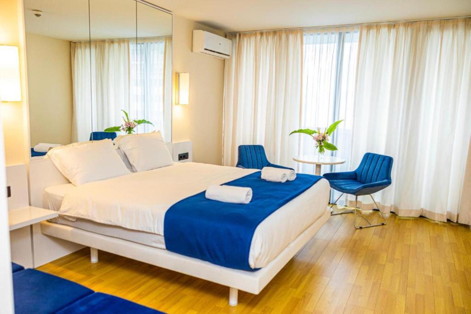 Delux Sea View Aparthotel In Orbi City Батуми Экстерьер фото